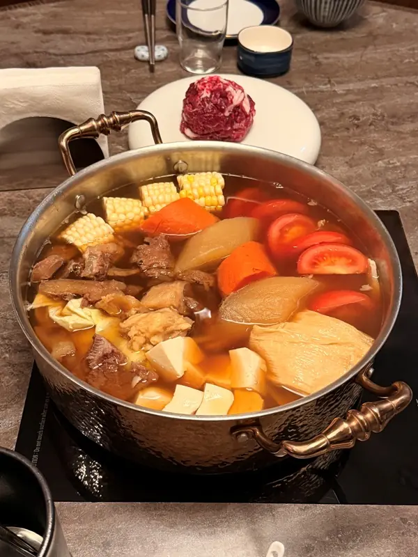 newluxe6 內湖-牛琅溫體牛火鍋 肉嫩湯鮮甜 最新鮮的滋味