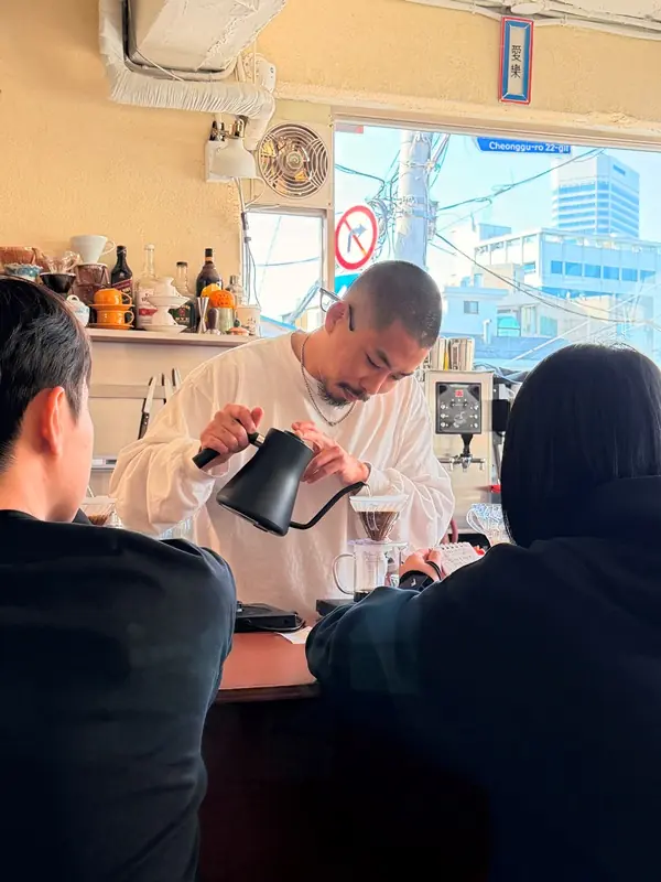 elak09 Dongdaemun-Elak Coffee光熙門附近 挺個性的咖啡館