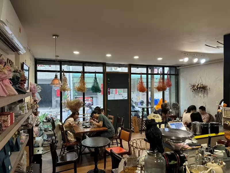 grasscafe04 中壢-艸緣⟢女巫焙煎所 室內外兩種風情