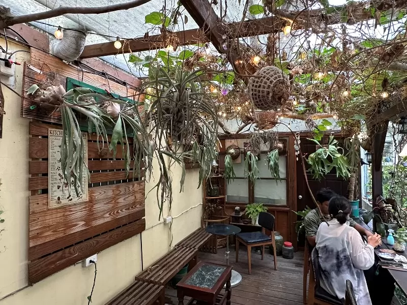 grasscafe06 中壢-艸緣⟢女巫焙煎所 室內外兩種風情