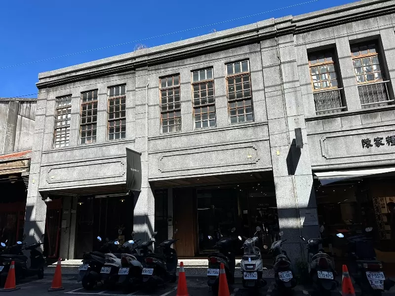 大同-大稻埕鬧中取秘境 躲在服飾店後的侘寂庭院裏Ura.219