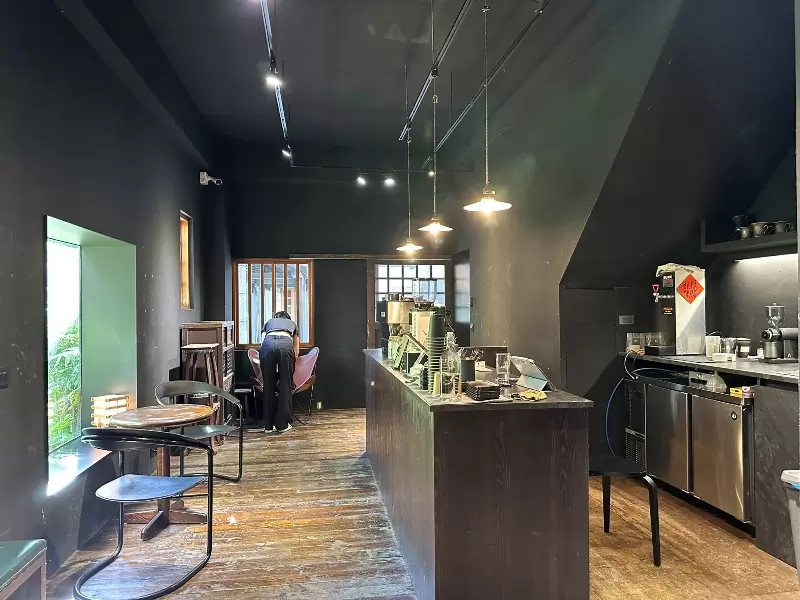 ura21906 大同-大稻埕鬧中取秘境 躲在服飾店後的侘寂庭院裏Ura.219