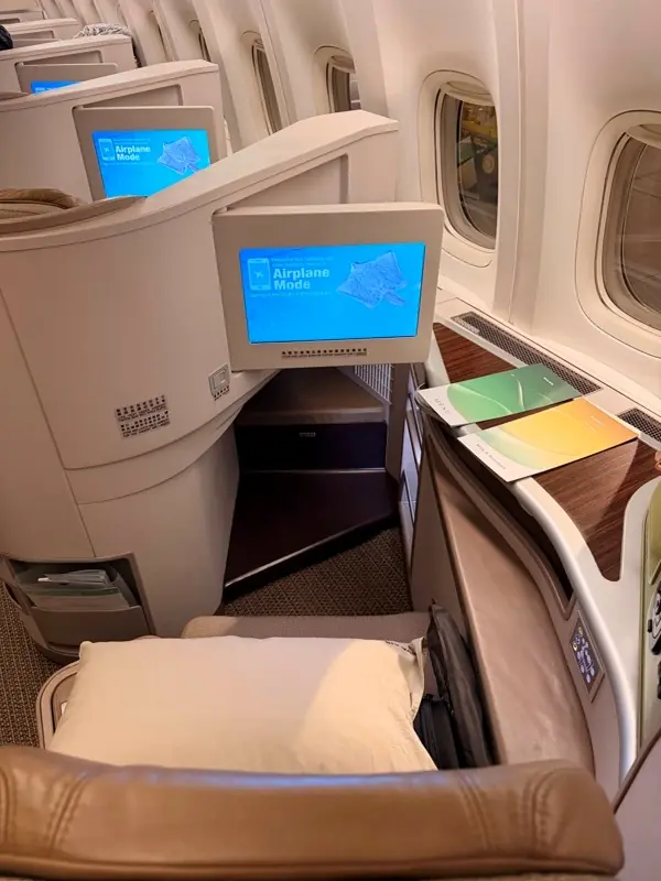 TPECDG05 202510台北-巴黎BR088/087波音777皇璽桂冠艙體驗