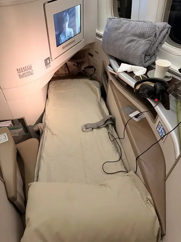 TPECDG12-e1766330375271 202510台北-巴黎BR088/087波音777皇璽桂冠艙體驗