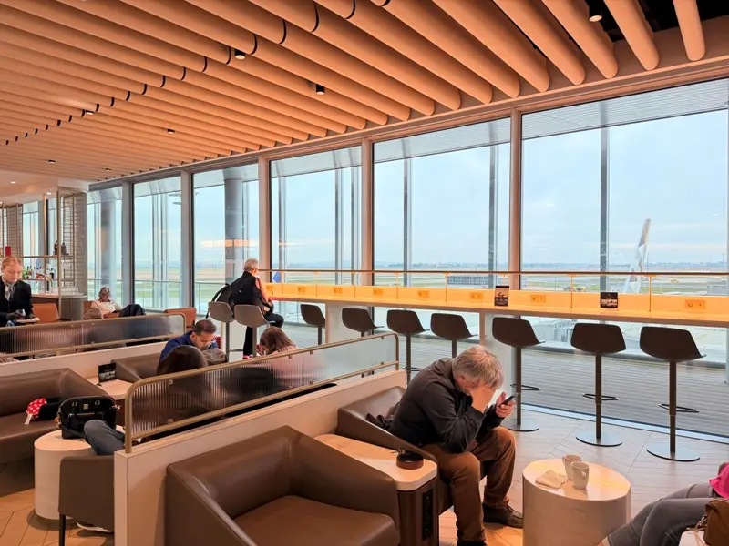 TPECDG23 202510台北-巴黎BR088/087波音777皇璽桂冠艙體驗