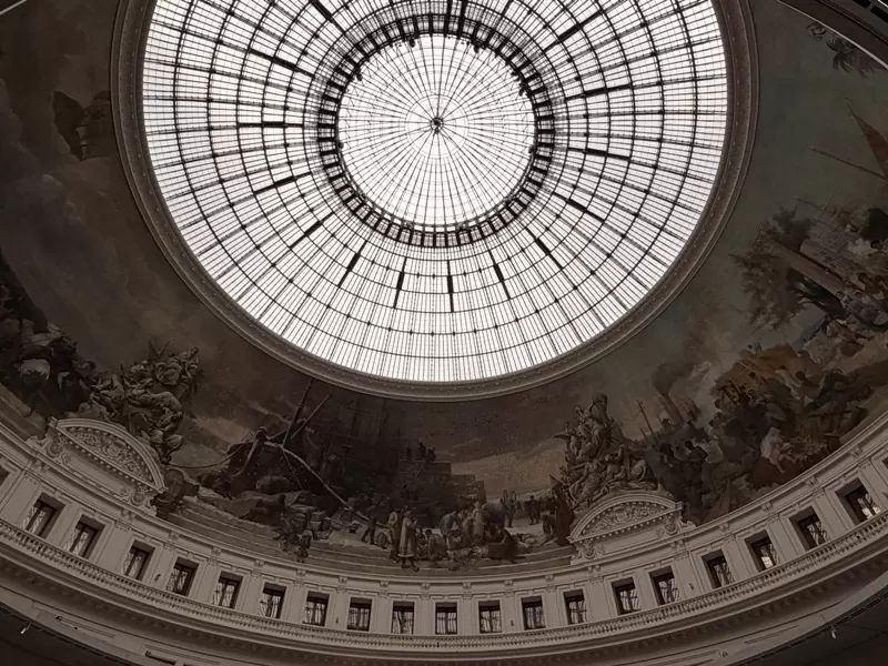 pinault07101 Paris-皮諾私人美術館Bourse de Commerce–Pinault Collection 建築與展品互相襯托