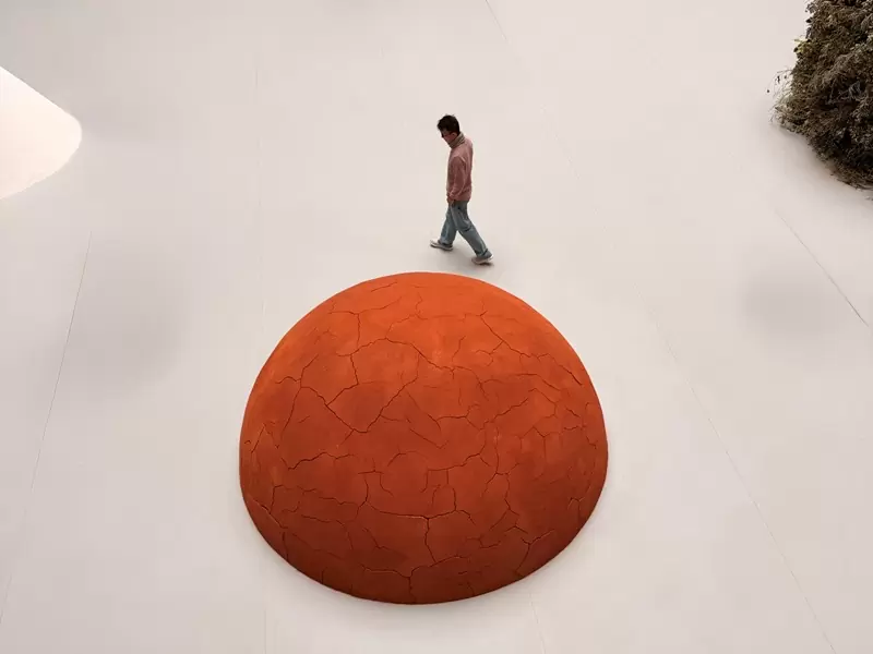 pinault07105 Paris-皮諾私人美術館Bourse de Commerce–Pinault Collection 建築與展品互相襯托