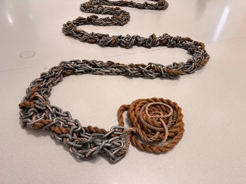 pinault07113 Paris-皮諾私人美術館Bourse de Commerce–Pinault Collection 建築與展品互相襯托