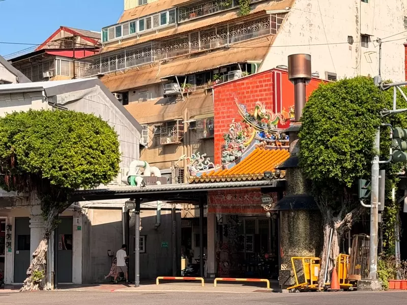 singyuan02 台南中西區-越時空的咖啡香 蔘藥行咖啡館 傳統與現代的杏源