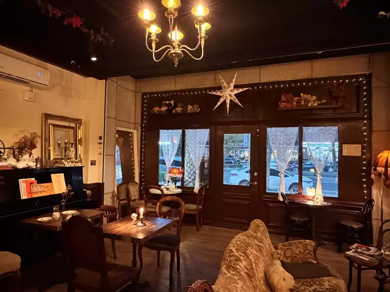 threelarvae03 林口-參支蟲咖啡 宮廷古典安靜又神秘