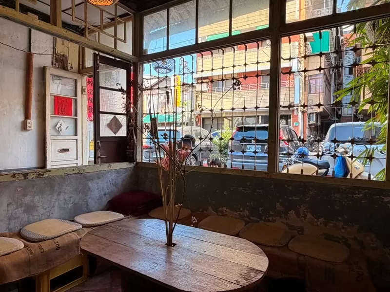 cafebar04 台南中西區-存憶咖啡 喝咖逼 推台語文化 超懷舊老房