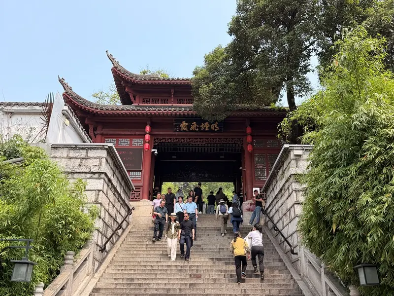 Yellow-Crane-Tower02 Wuhan-黃鶴樓的四月豔陽 想望李白的詩句