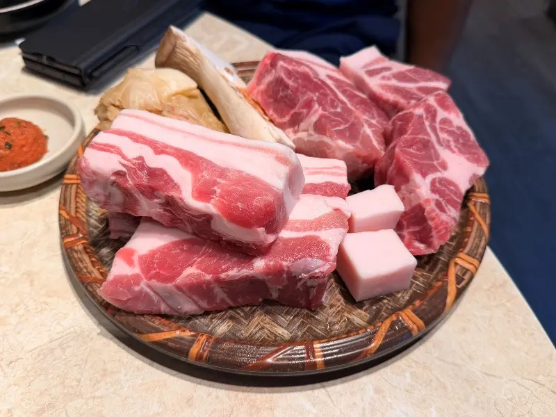 4Pmingdong0120 Myeongdong-Four Points by Sheraton簡單商務 + 熟成到 香酥Q彈五花豬