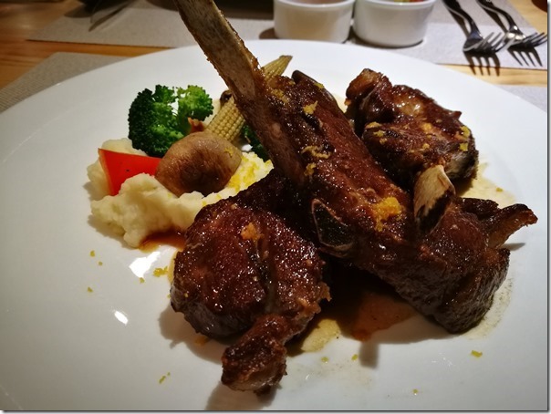 IMG_20160826_204422_thumb-1 竹北-Pokaa葛瑪蘭來的戰斧豬排 也太多汁好吃了吧