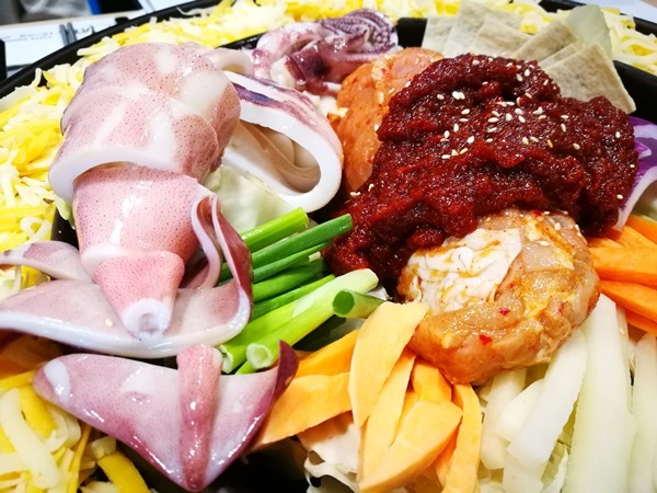 Omaya14 頭份-OMAYA春川炒雞 韓式醬料怎麼搭都好吃 果真大人氣