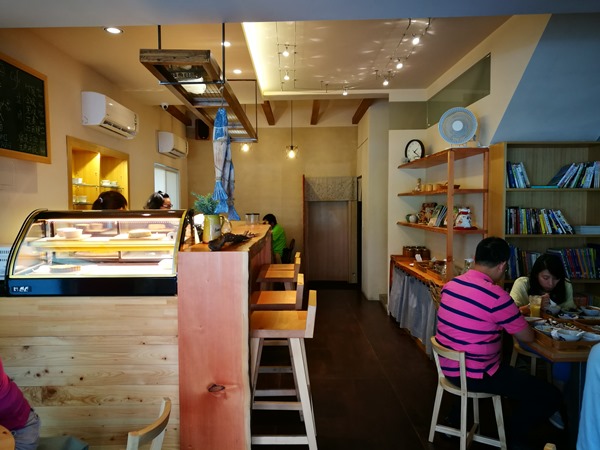 lihaicafe03 礁溪-里海咖啡 原來這裡紅的不是咖啡是鮮魚料理啊!!